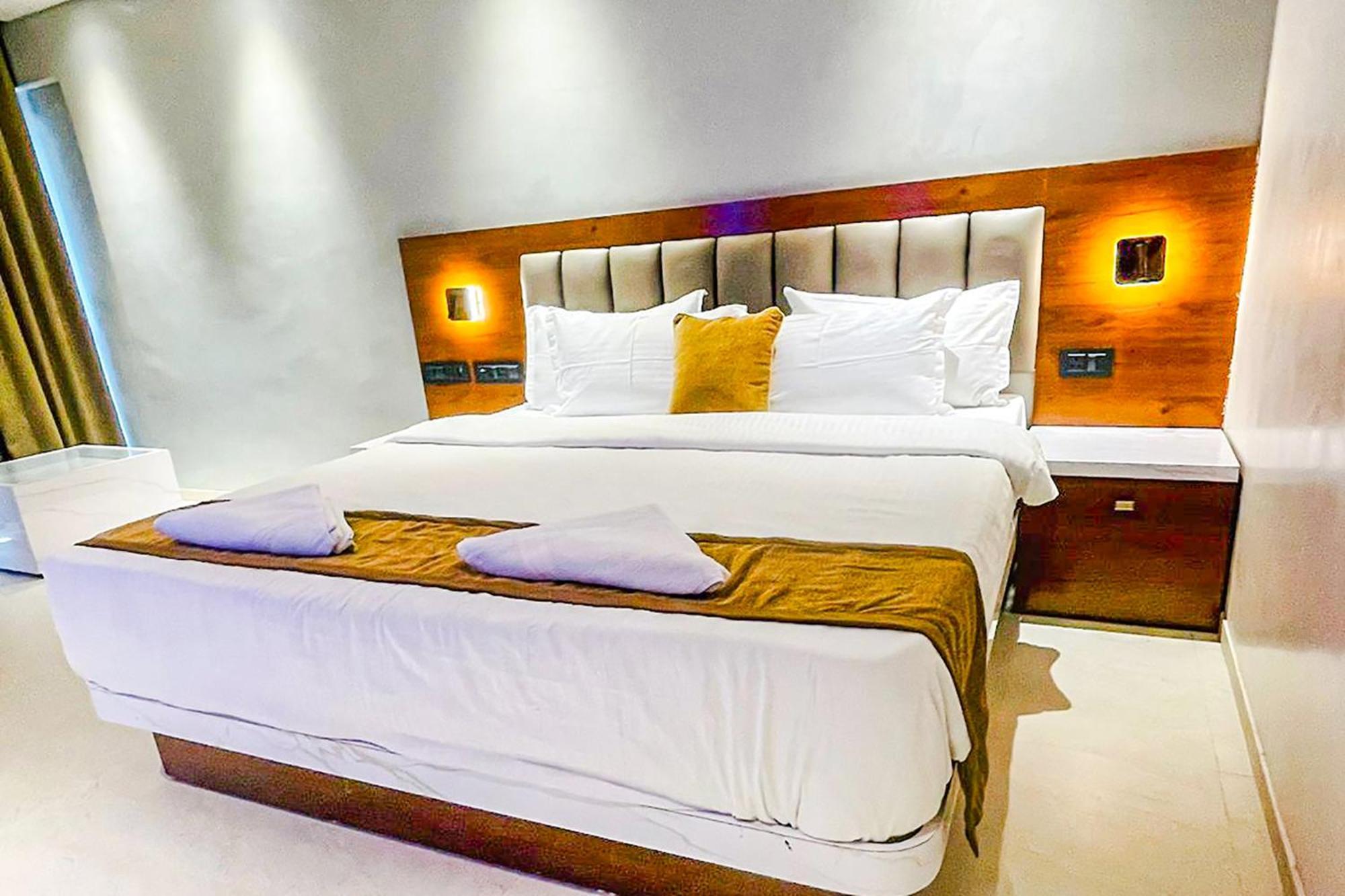 Fabhotel Emersion Residency - High Street Near Laxman Nagar, Baner Púna Kültér fotó